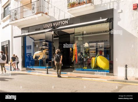 louis vuitton marbella store.